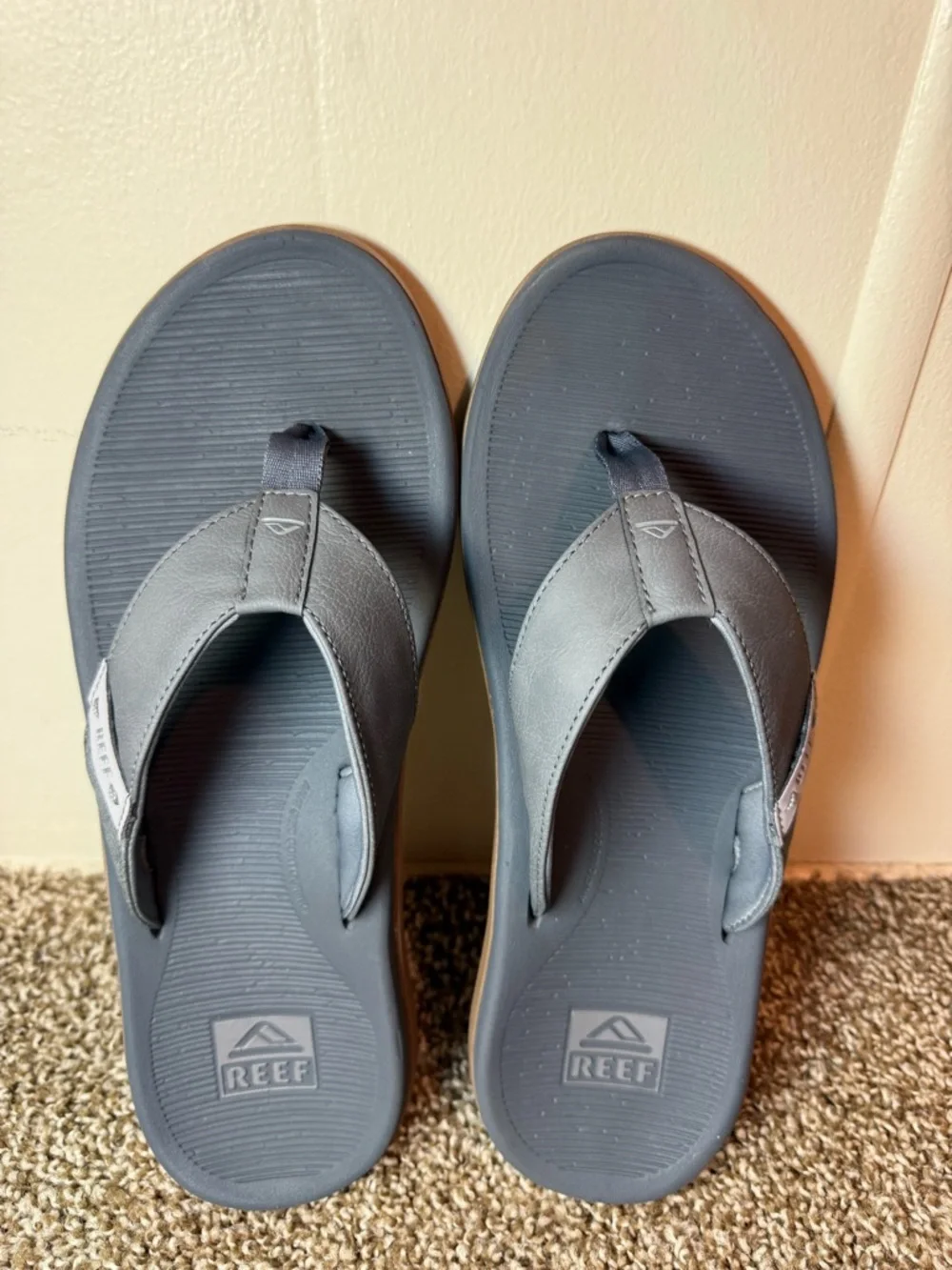 Reef Men’s Flip Flops in Grey with Tan Outsole 13